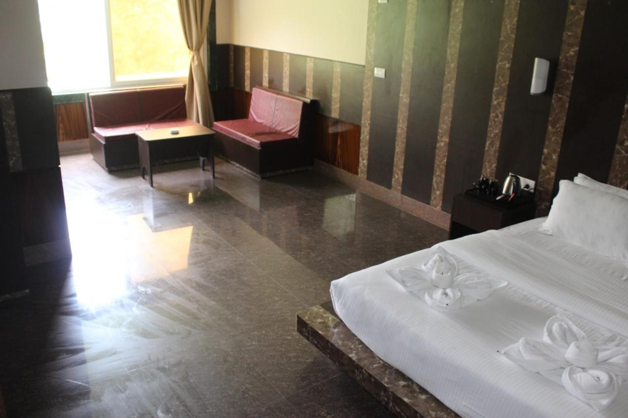 Hotel Subhashree Ґанґток Екстер'єр фото