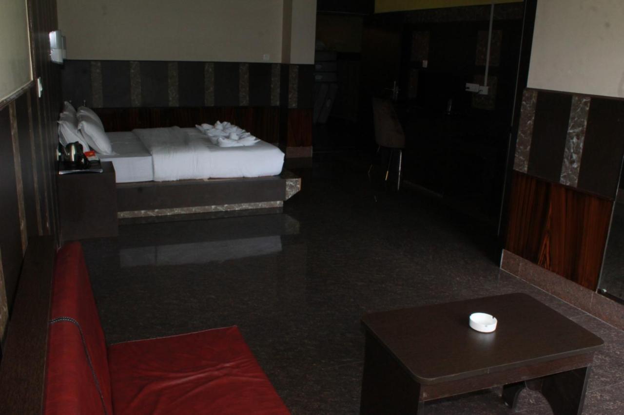 Hotel Subhashree Ґанґток Екстер'єр фото